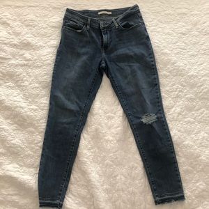 Levi 711 Jeans